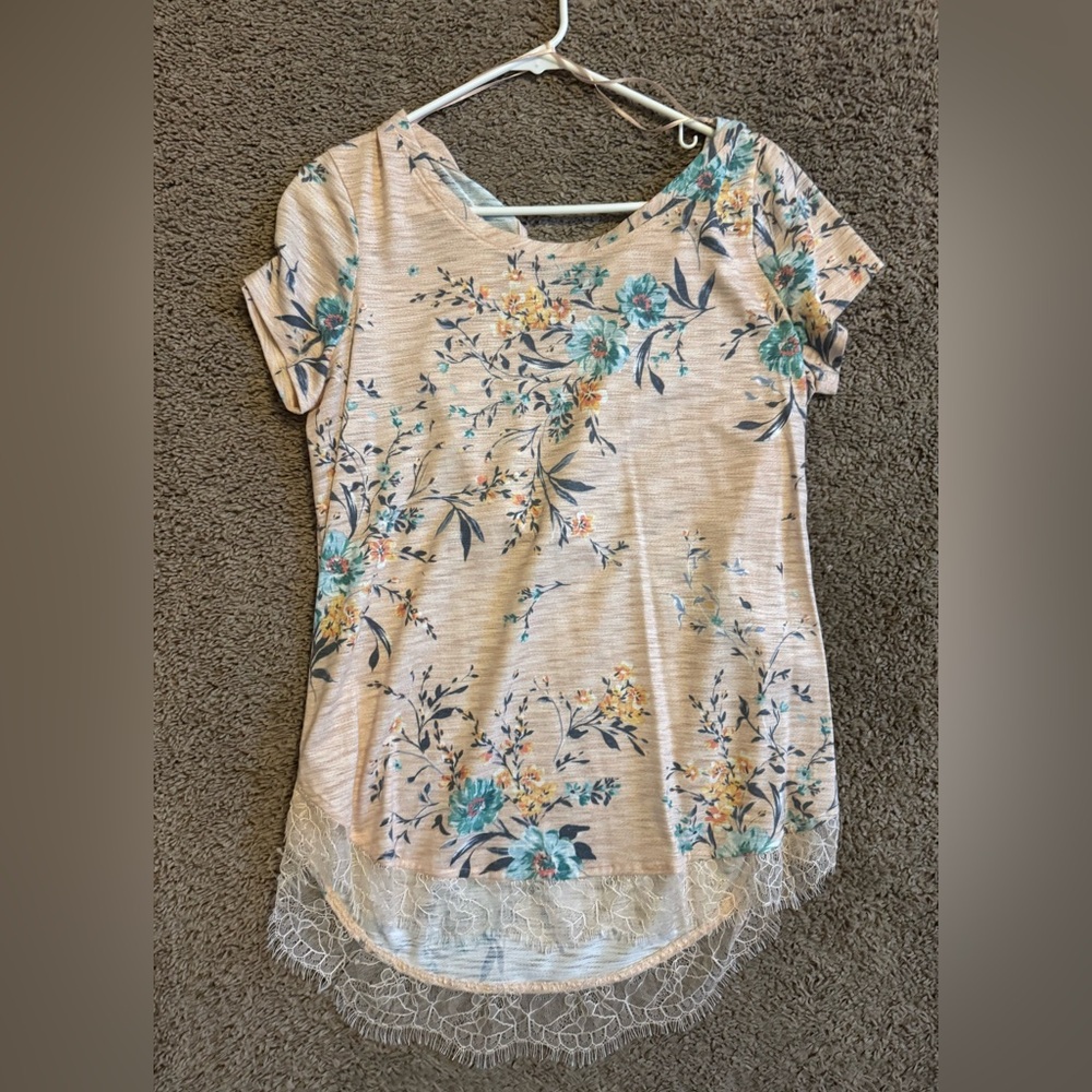 EUC Lauren Conrad top- sz Medium!